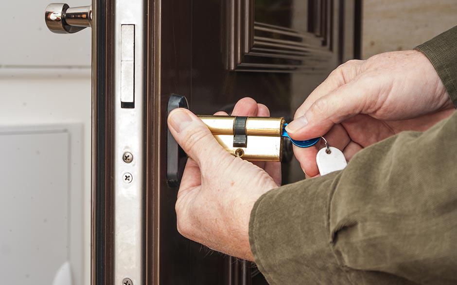 changer une serrure de porte Le Chesnay