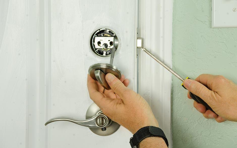 changer une serrure de porte Le Chesnay